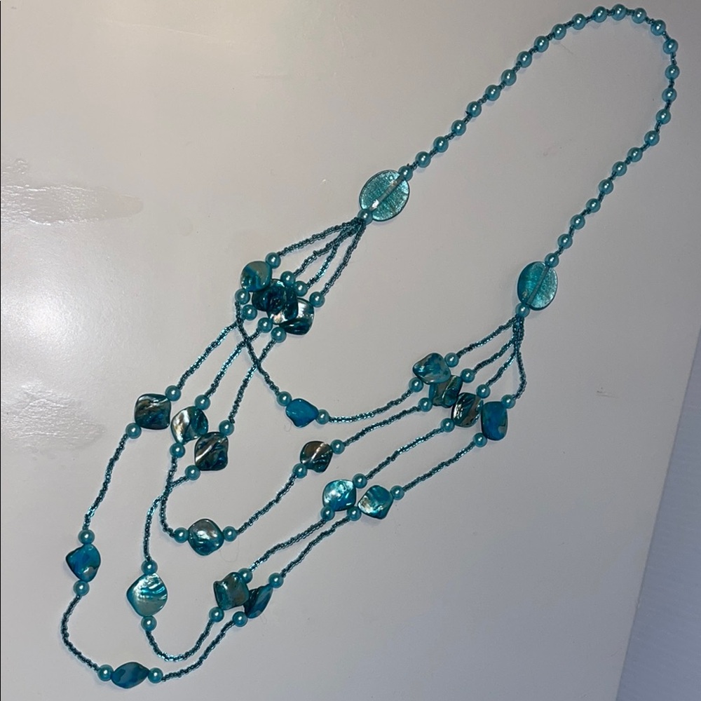 Elegant Turquoise Beaded Necklace